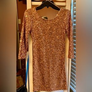 Alythea fully sequined 3/4 sleeve length mini dress. size Small. NWT